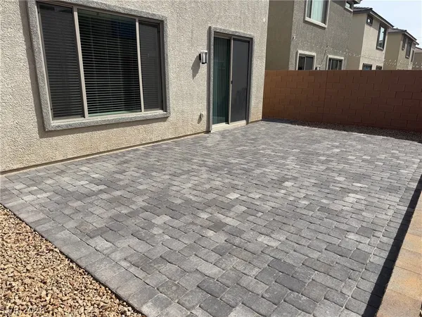 $2,600 | 10253 Altavia Rock Street, Las Vegas, NV 89141