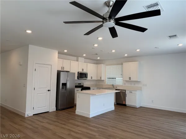 $2,600 | 10253 Altavia Rock Street, Las Vegas, NV 89141