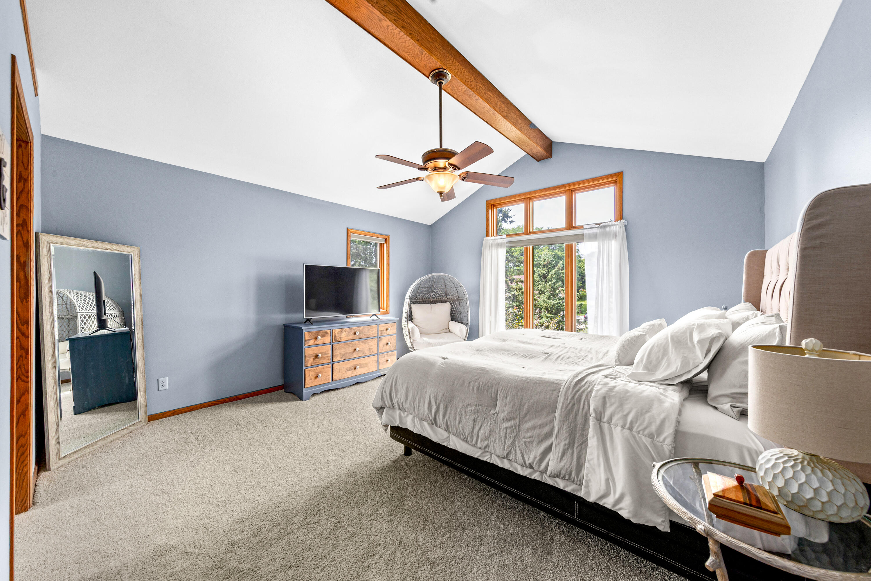 W237N3390 Five Fields Road Pewaukee, WI 53072 - Photo 23 of 45 High ceilings