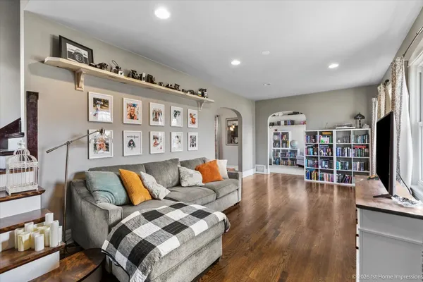 $429,900 | 334 West School Street, Villa Park, IL 60181