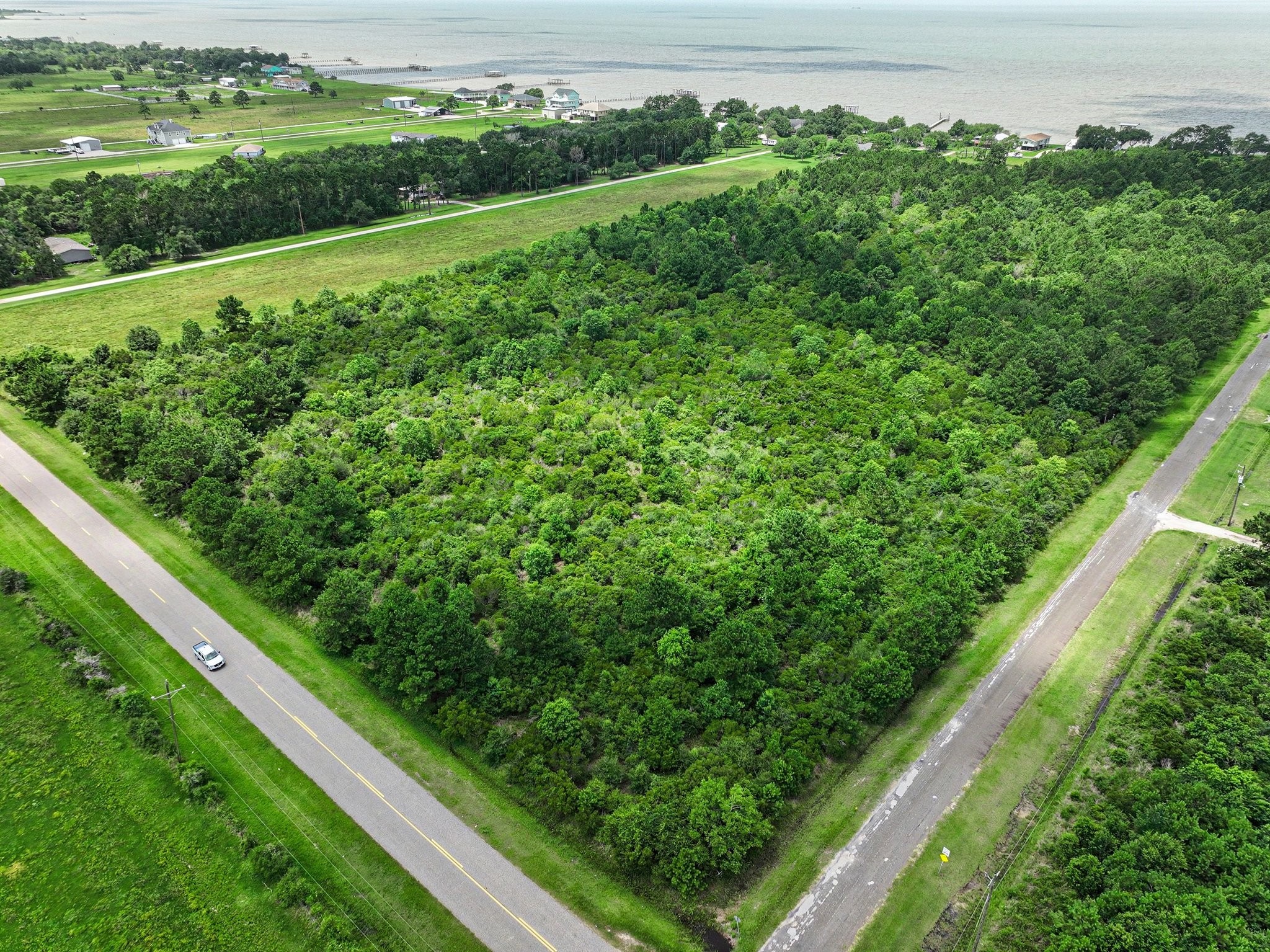 1750 West Bayshore Road Anahuac, TX 77514 - Photo 5 of 7