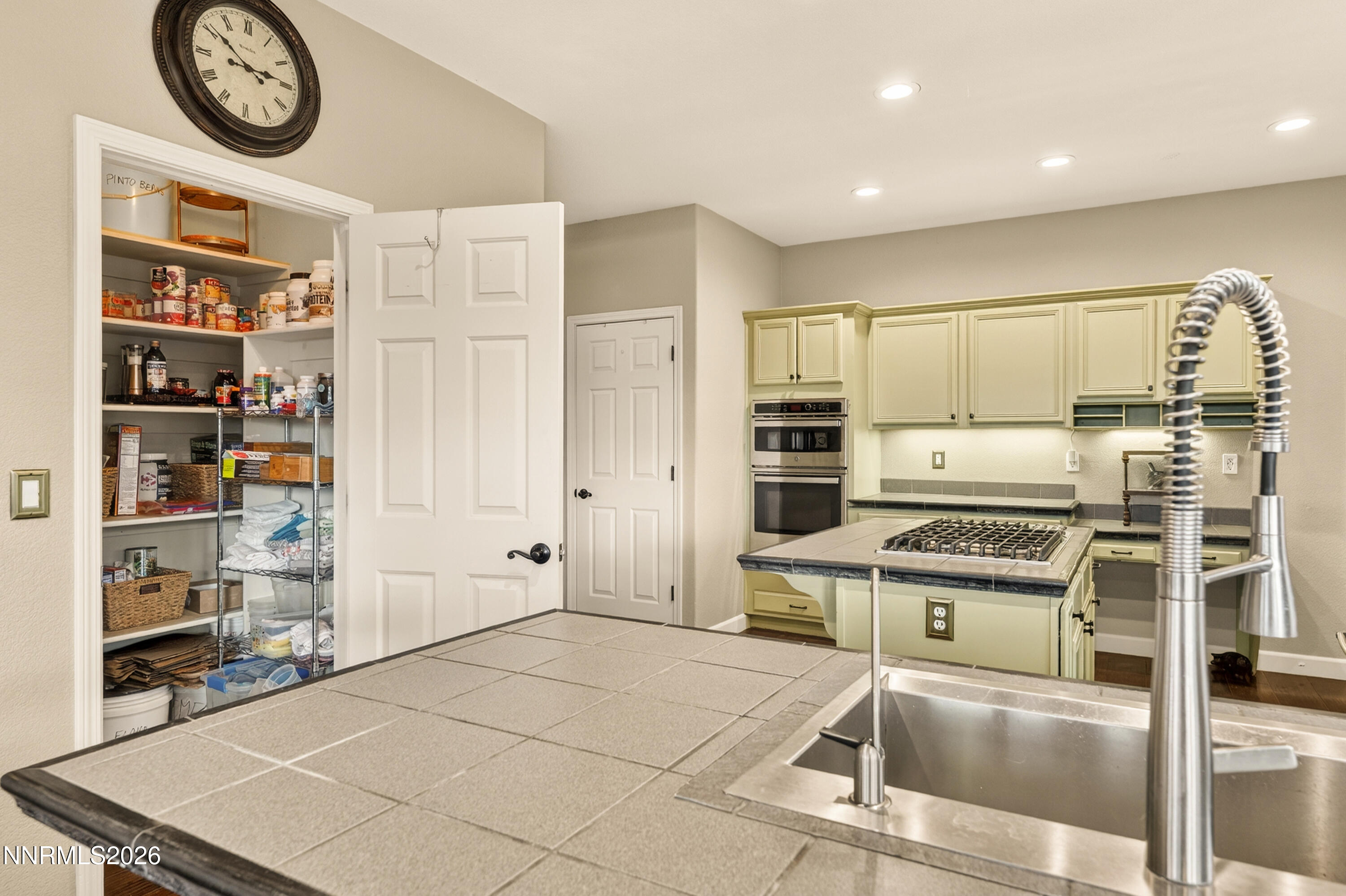 5279 Mira Loma Drive Reno, NV 89502 - Photo 12 of 31 Kitchen