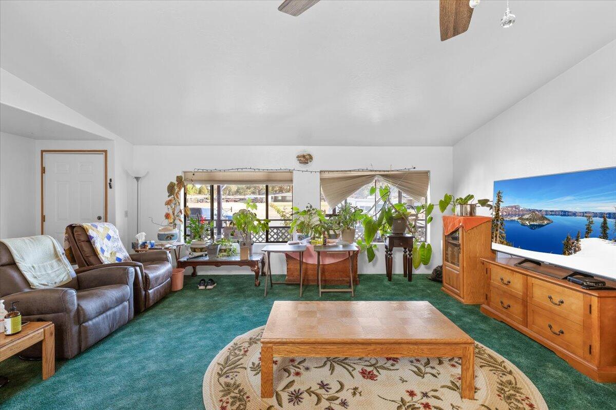 11615 Michael Road White City, OR 97503 - Photo 4 of 30 02-CI_5231