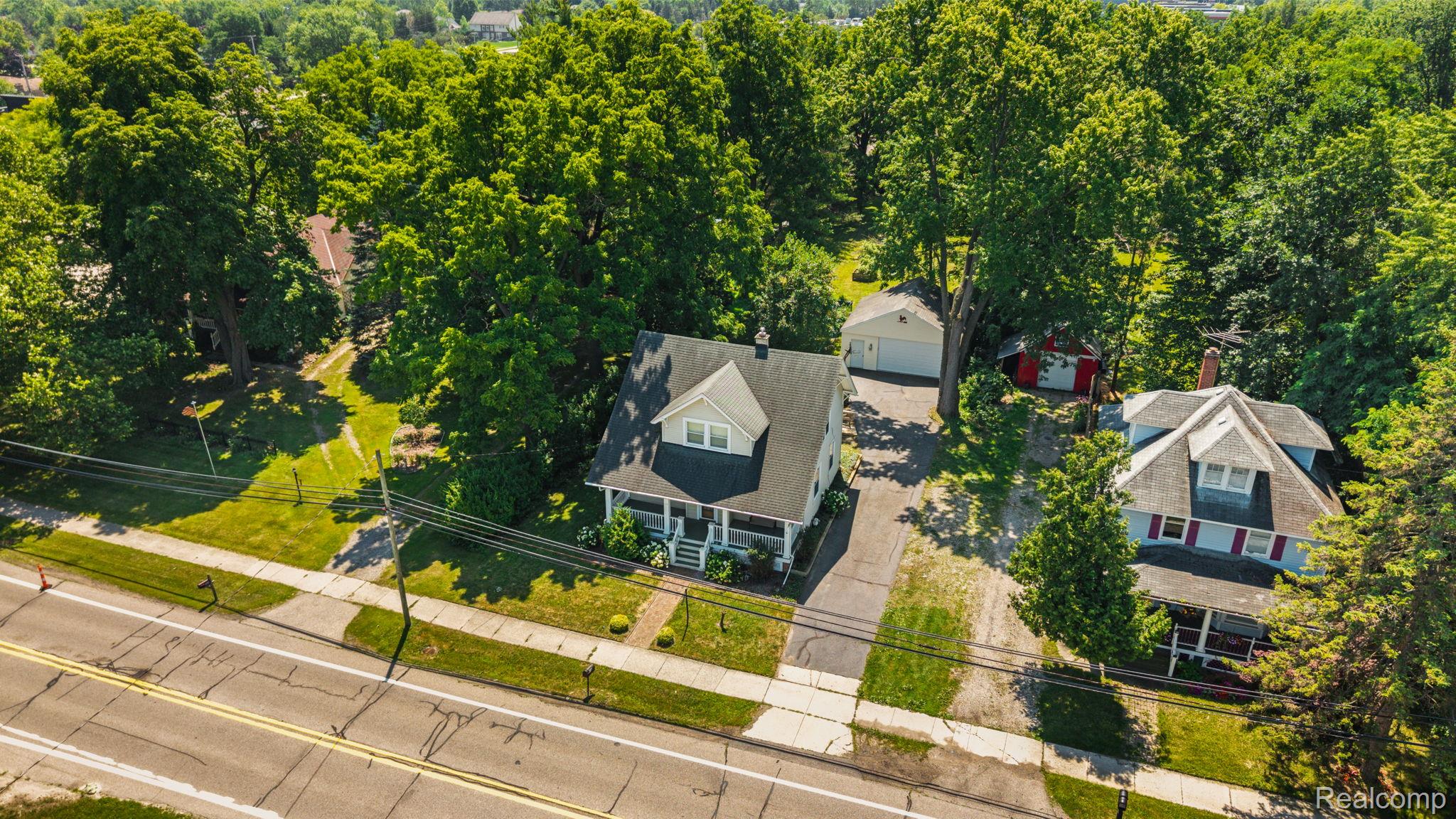 138 East Square Lake Road Troy, MI 48085 - Photo 45 of 55 2-web-or-mls-DJI_20260713125811_0421_D.jpg