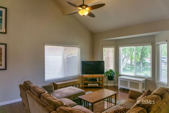 905 North Sol Court Ridgecrest, CA 93555 - Photo 3 of 50