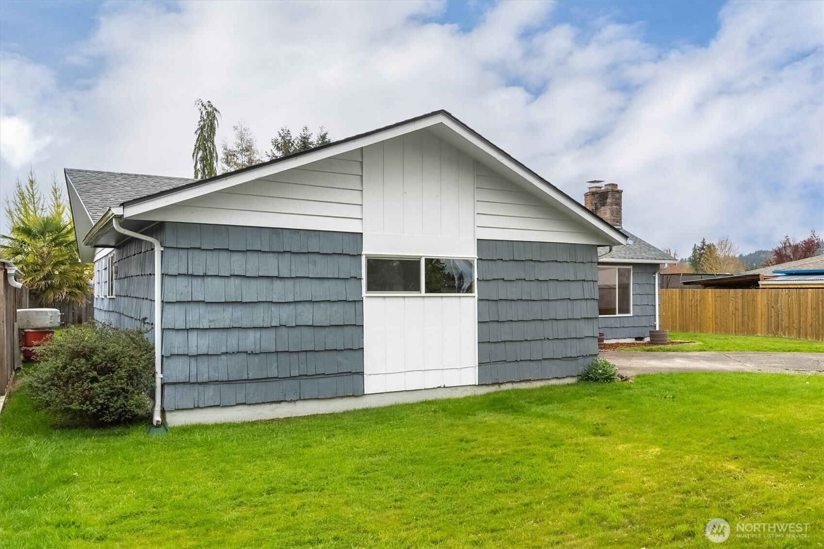 2241 Rose Place Longview, WA 98632 - Photo 3 of 35