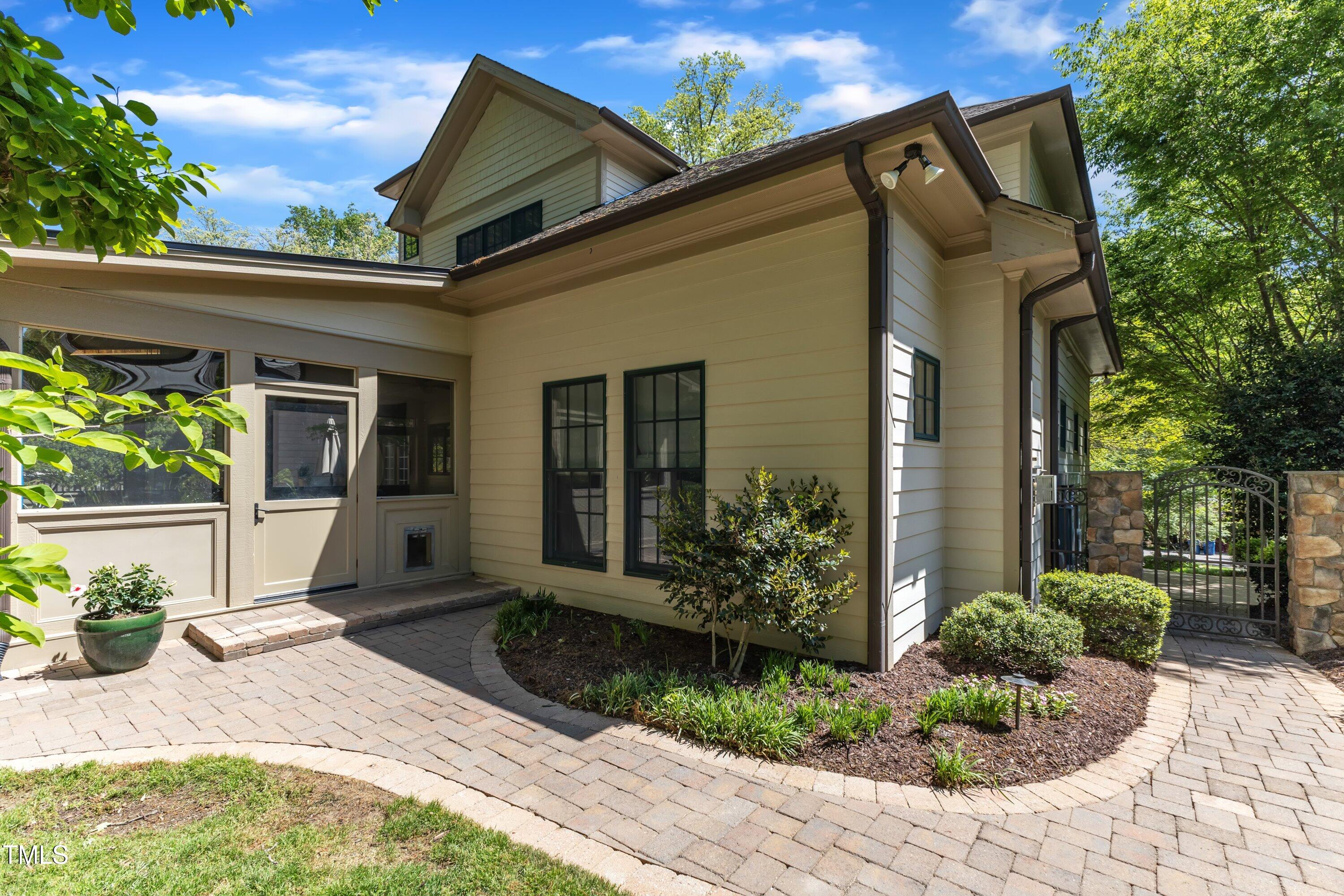 2117 Buckingham Road Raleigh, NC 27607 - Photo 70 of 82 115-2117 Buckingham Rd-41