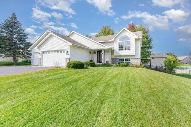 $420,000 | 14049 Belmont Trail, Rosemount, MN 55068