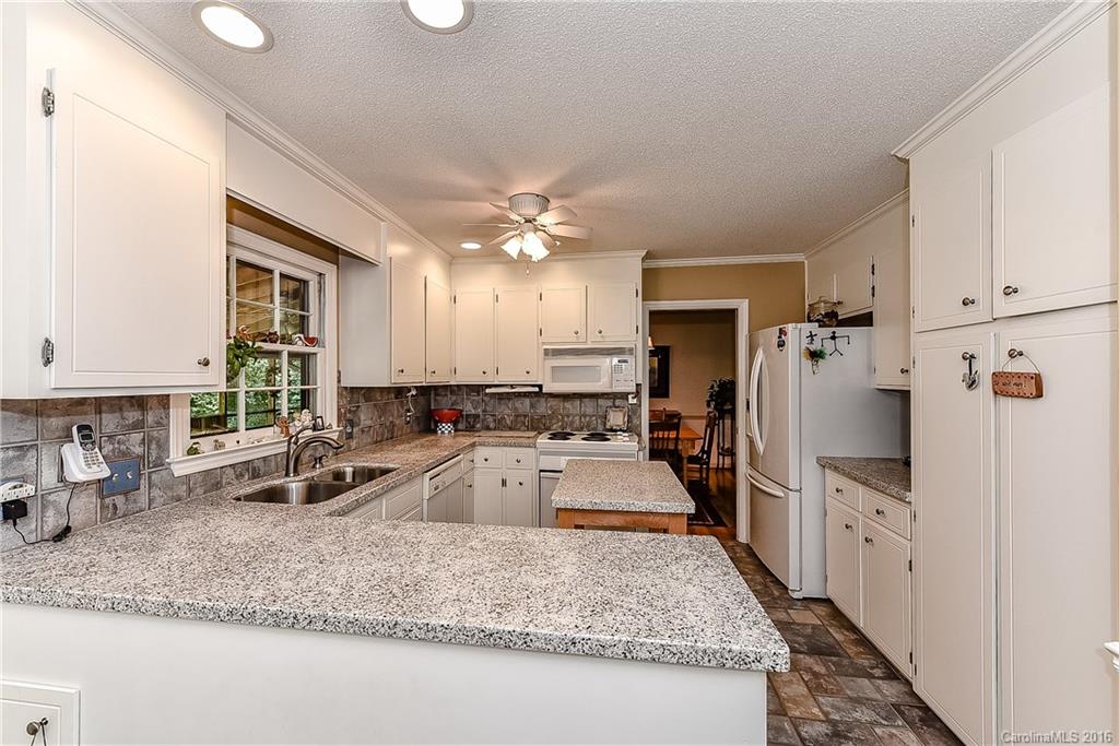 3146 Quilting Road Matthews, NC 28105 - Photo 9 of 24 Gallery Image 9
