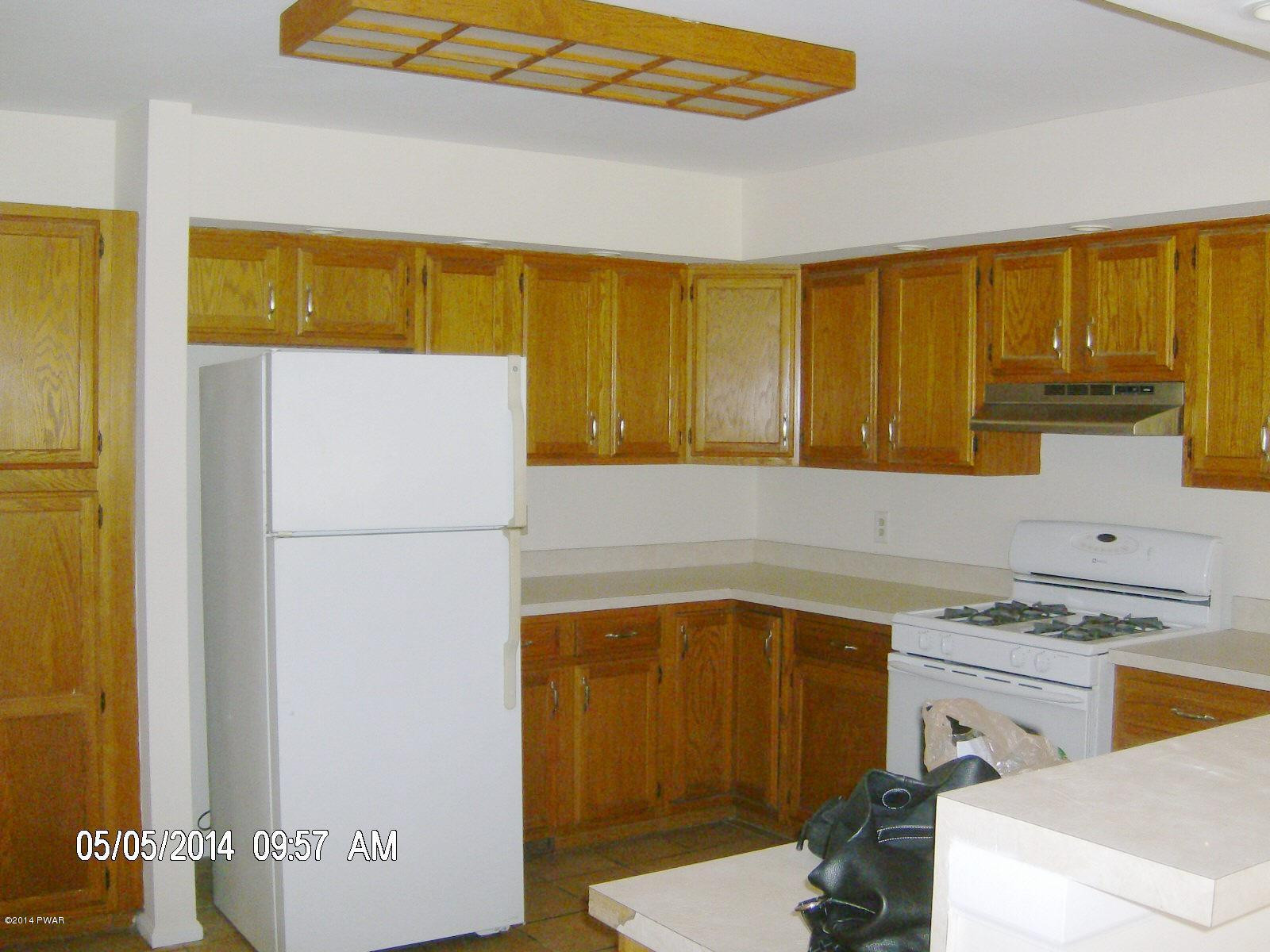3010 Grey Cliff Way Milford, PA 18337 - Photo 3 of 6