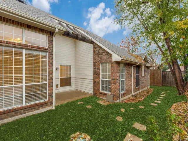 a view front of house with a yard