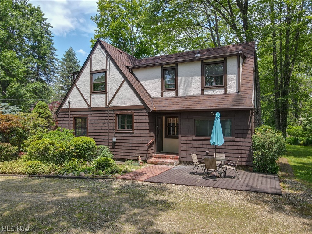 15799 Hemlock Road Chagrin Falls, OH 44022 - Photo 2 of 25 Gallery Image 2