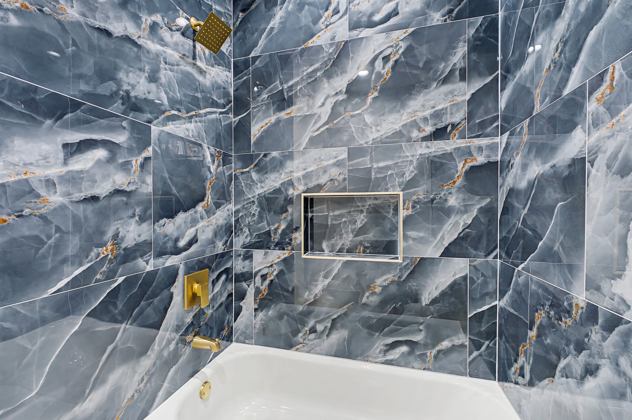 9214 Madera Road Houston, TX 77078 - Photo 16 of 24 a view of building along with trees