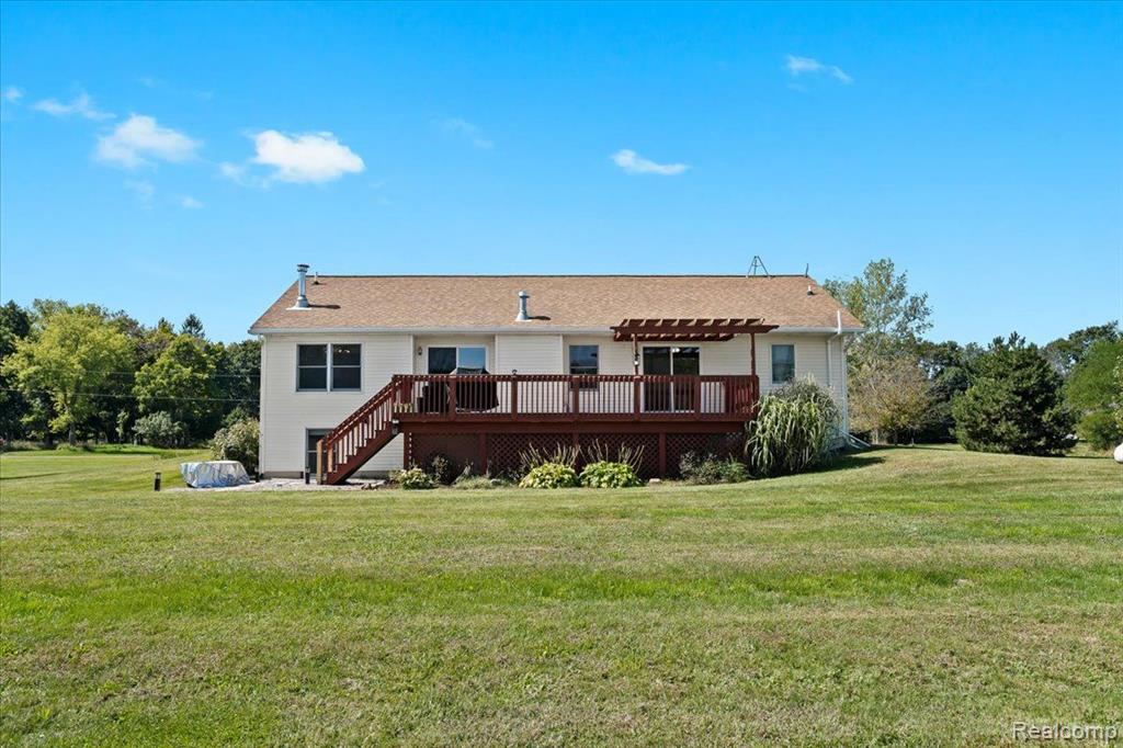3907 Weatherby Road Stockbridge, MI 49285 - Photo 4 of 33