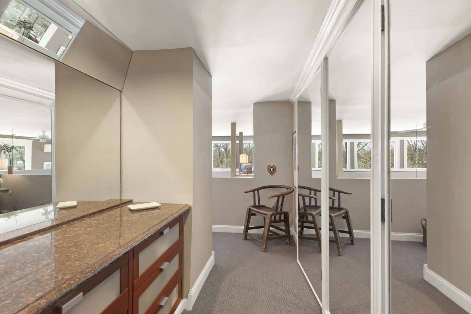 108 North Wheeling Road Prospect Heights, IL 60070 - Photo 26 of 54 a room with a table and chairs