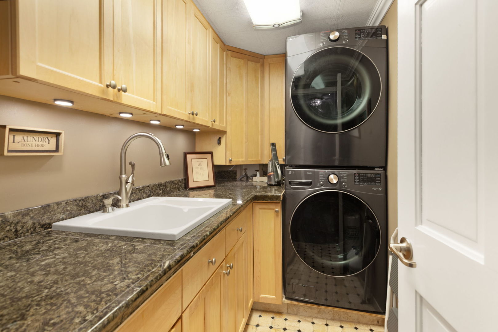 108 North Wheeling Road Prospect Heights, IL 60070 - Photo 34 of 54