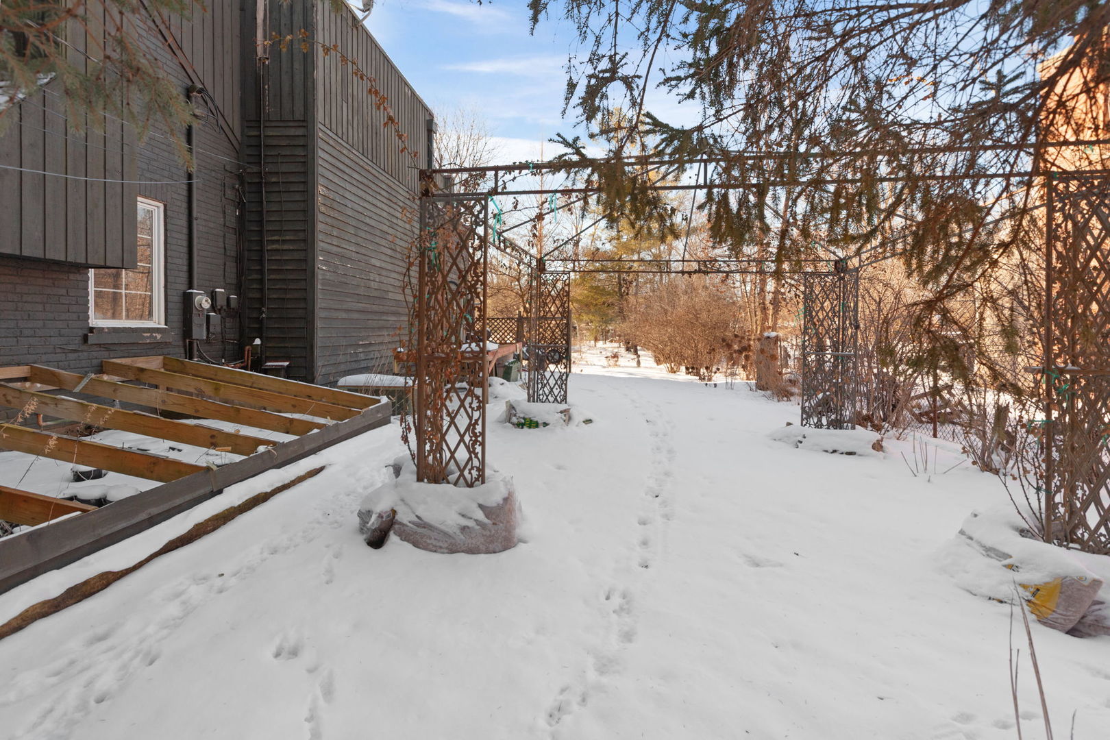 108 North Wheeling Road Prospect Heights, IL 60070 - Photo 39 of 54 a view of a terrace with trees