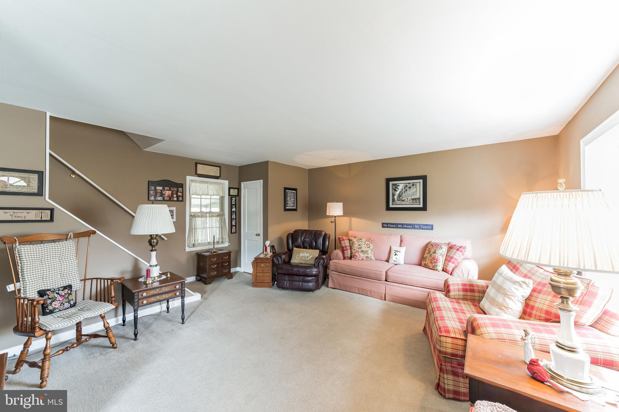 1206 Victoria Road Warminster, PA 18974 - Photo 7 of 23 Living Room