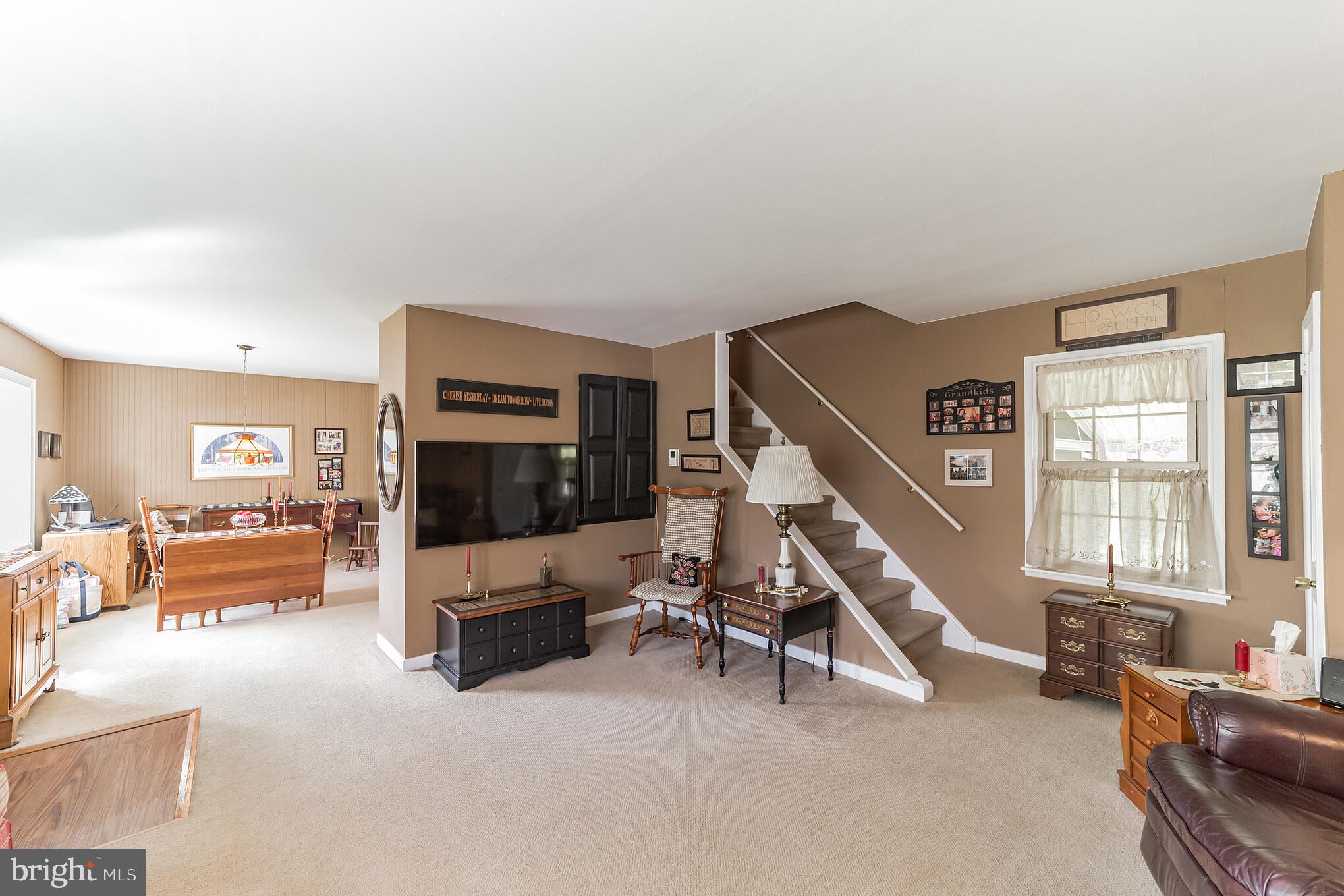 1206 Victoria Road Warminster, PA 18974 - Photo 8 of 23 Living Room