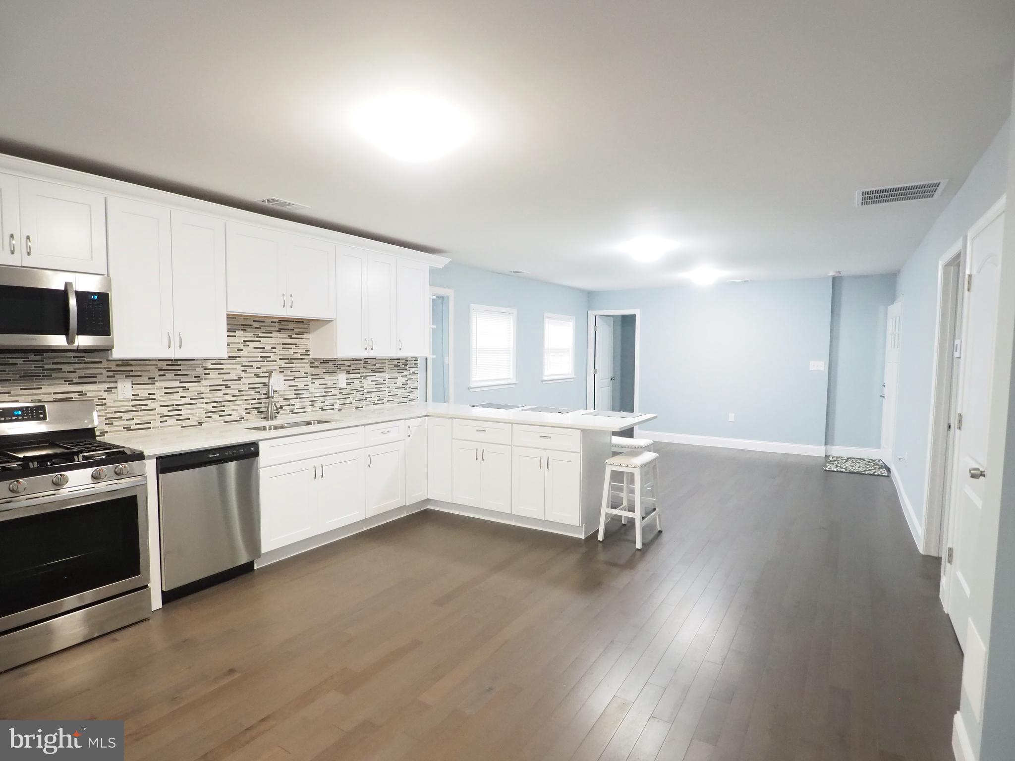 355 Townsend Road Baltimore, MD 21221 - Photo 4 of 23 Kitchen