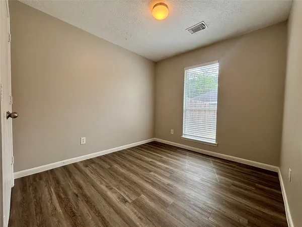 $1,520 | 8816 East Buffalo Circle, Willis, TX 77378