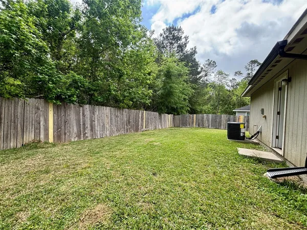 $1,500 | 8816 East Buffalo Circle, Willis, TX 77378
