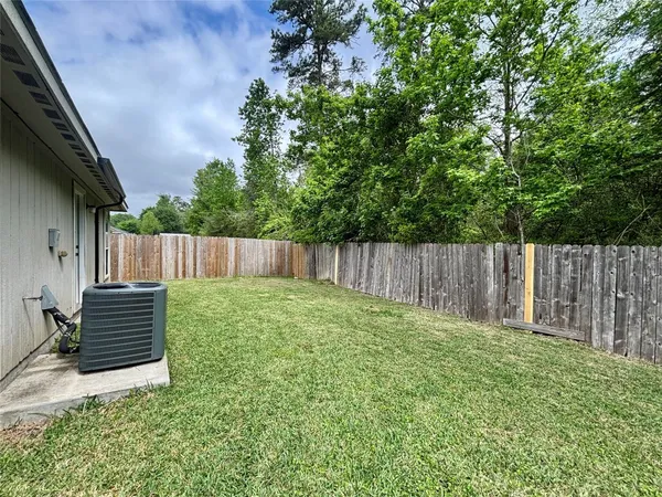 $1,500 | 8816 East Buffalo Circle, Willis, TX 77378