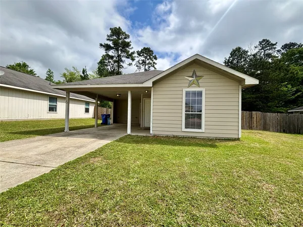 $1,500 | 8816 East Buffalo Circle, Willis, TX 77378