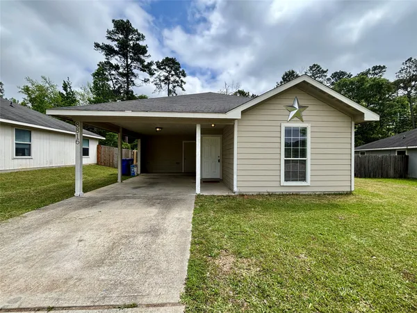 $1,520 | 8816 East Buffalo Circle, Willis, TX 77378
