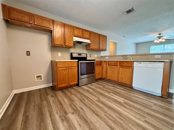 $1,520 | 8816 East Buffalo Circle, Willis, TX 77378