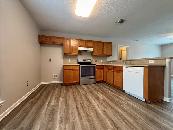 $1,520 | 8816 East Buffalo Circle, Willis, TX 77378