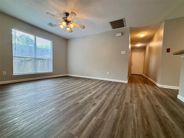 $1,520 | 8816 East Buffalo Circle, Willis, TX 77378