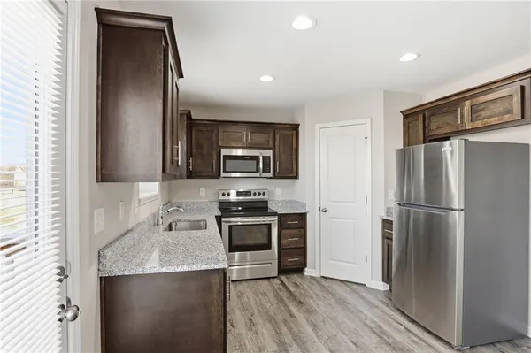 $294,900 | 21721 North Ridge, Peculiar, MO 64078
