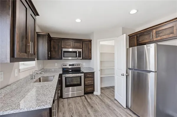 $294,900 | 21721 North Ridge, Peculiar, MO 64078