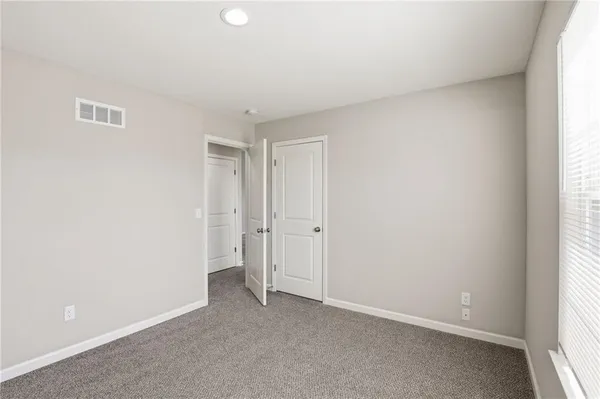 $294,900 | 21721 North Ridge, Peculiar, MO 64078