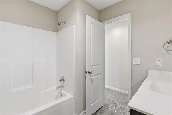 $294,900 | 21721 North Ridge, Peculiar, MO 64078