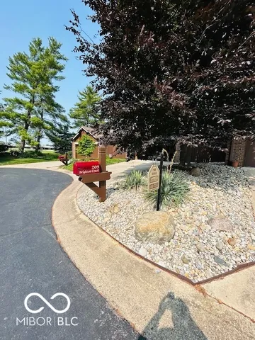 $228,200 | 209 Brighton Court, Greenwood, IN 46143