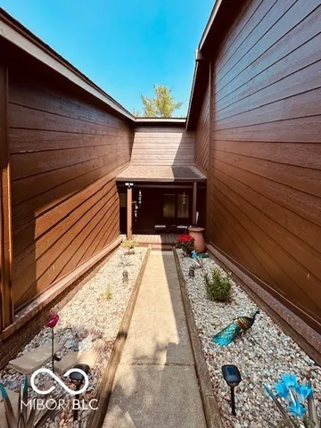 $228,200 | 209 Brighton Court, Greenwood, IN 46143