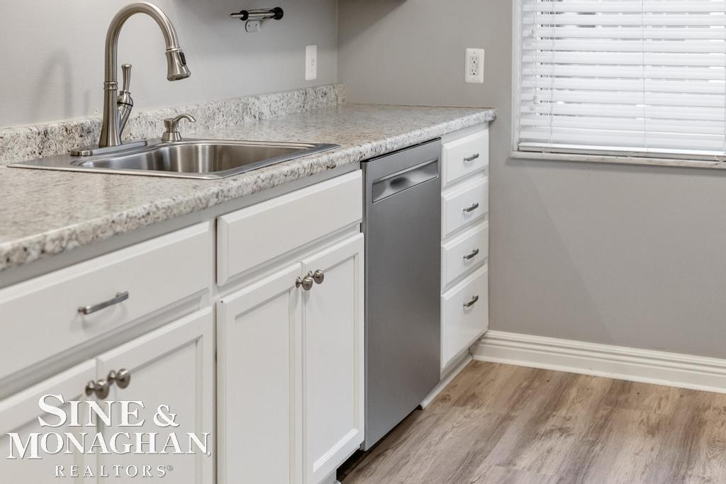 835 Harcourt Road Grosse Pointe, MI 48230 - Photo 14 of 41