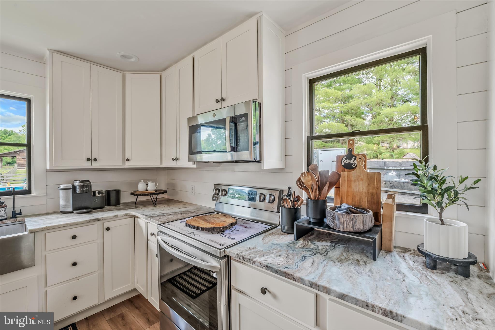 105 Grade Road Falling Waters, WV 25419 - Photo 21 of 96 Kitchen