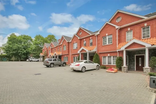 $949,000 | 9033 Wall Street, Unit 5, North Bergen, NJ 07047