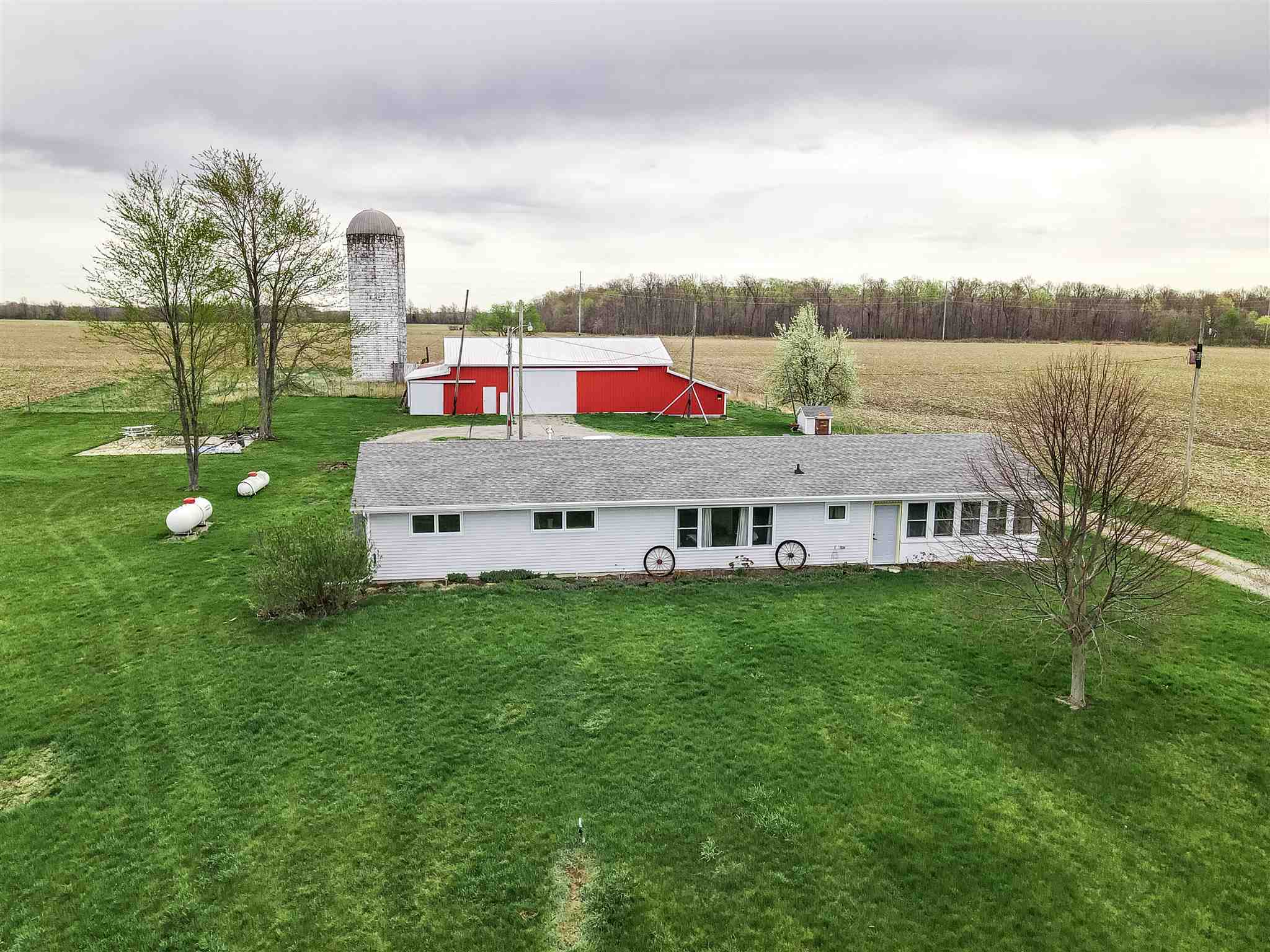 9619 North Th Road Decatur, IN 46733 - Photo 1 of 34