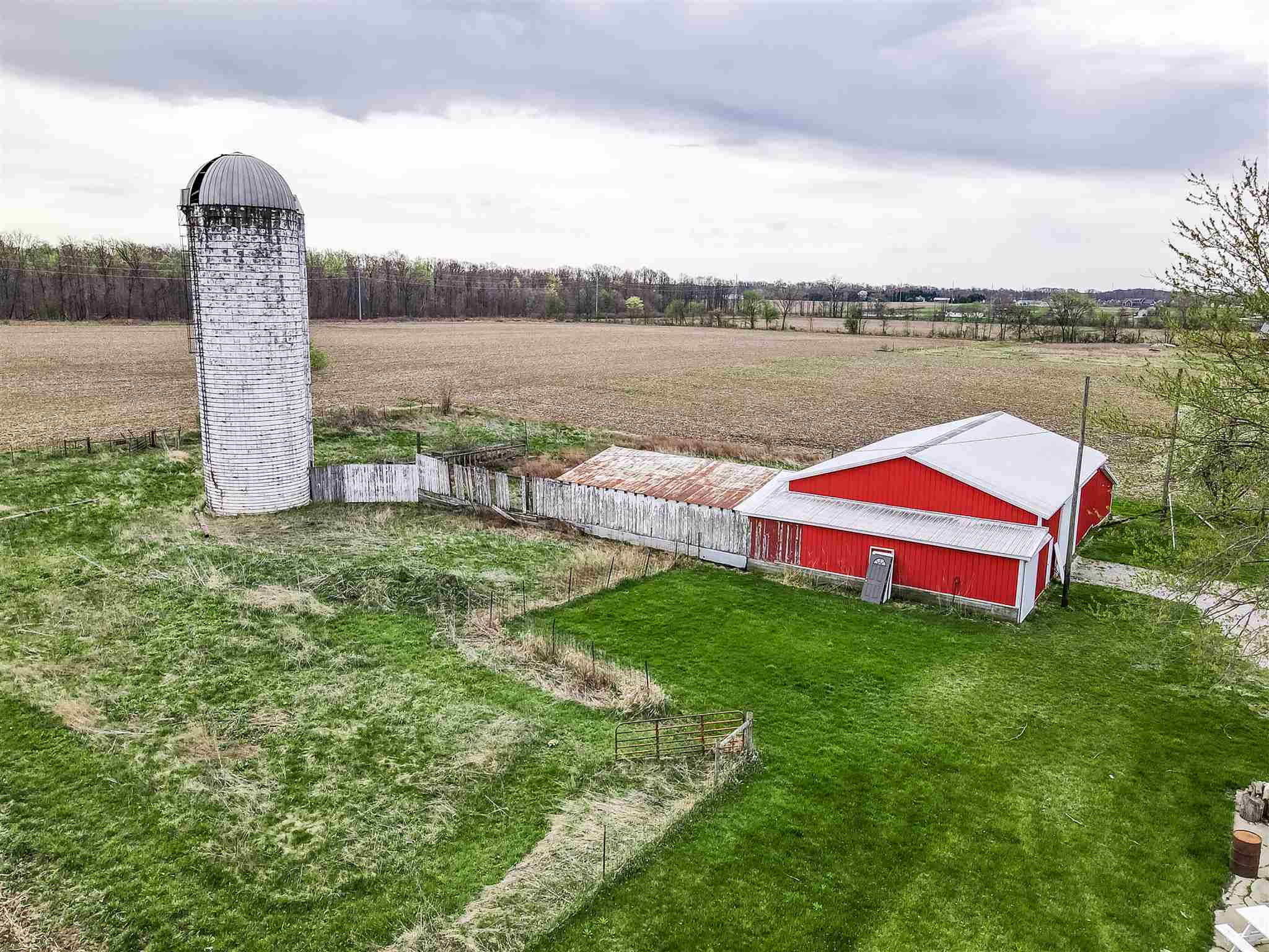 9619 North Th Road Decatur, IN 46733 - Photo 8 of 34