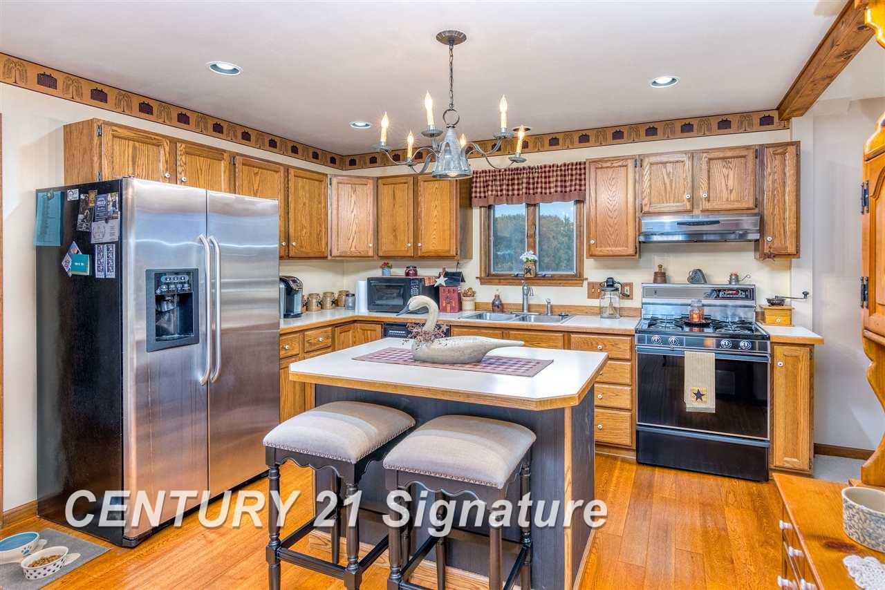 7622 North River Road Freeland, MI 48623 - Photo 11 of 35