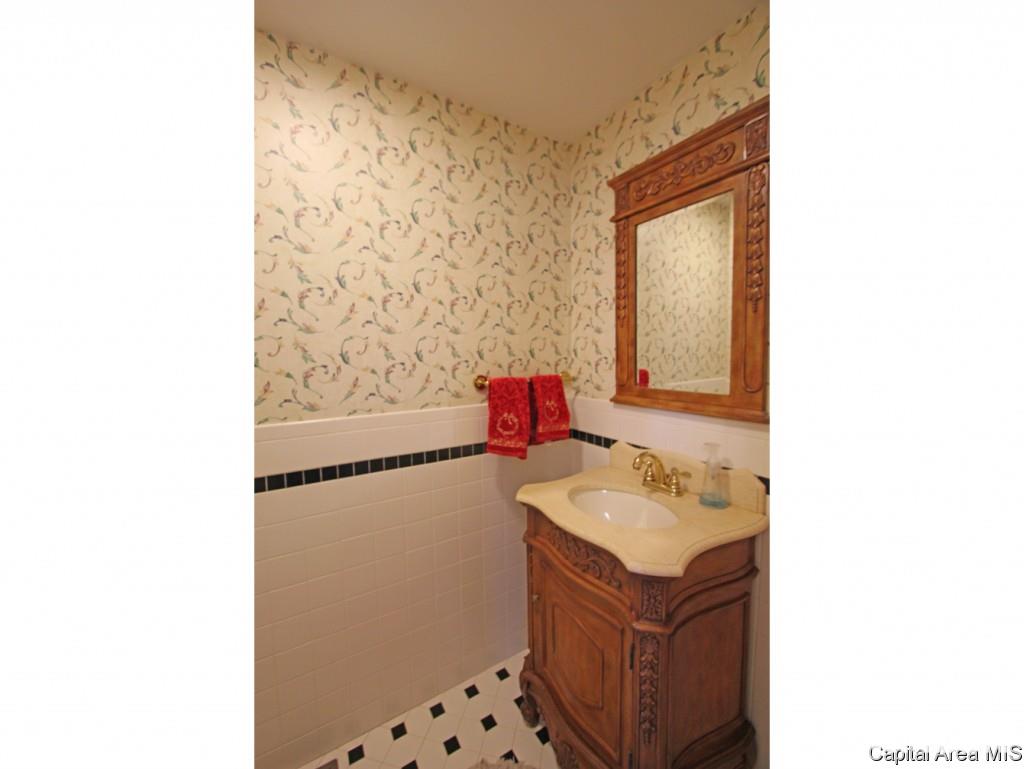 3800 West Bluffs Road Springfield, IL 62711 - Photo 12 of 31
