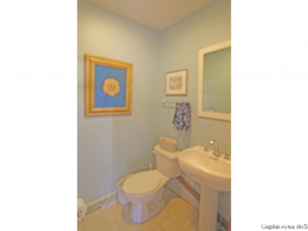 3800 West Bluffs Road Springfield, IL 62711 - Photo 14 of 31