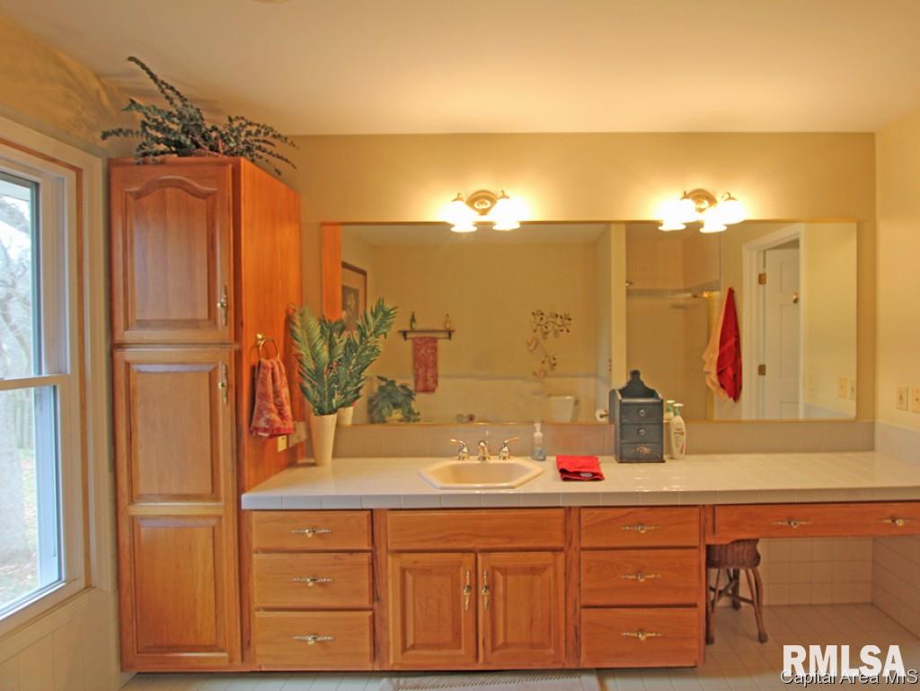 3800 West Bluffs Road Springfield, IL 62711 - Photo 20 of 31