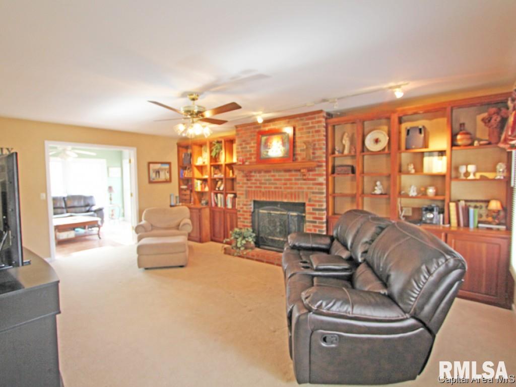 3800 West Bluffs Road Springfield, IL 62711 - Photo 5 of 31