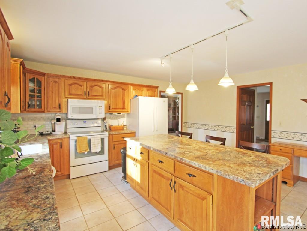 3800 West Bluffs Road Springfield, IL 62711 - Photo 8 of 31