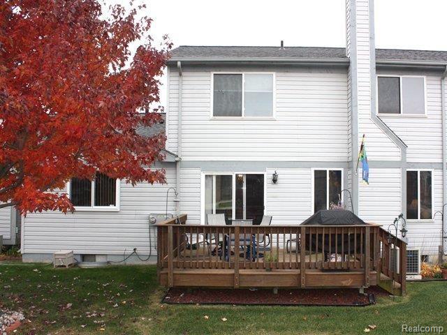21660 Quail Ridge Drive Riverview, MI 48193 - Photo 2 of 15 A view of the back of the condo!